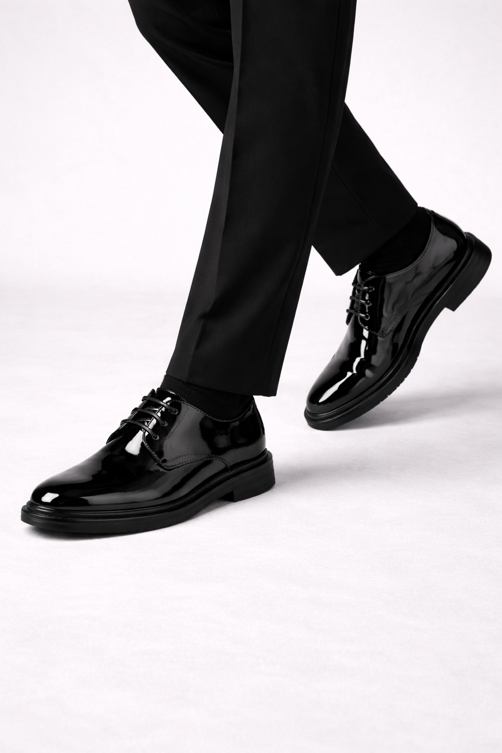 Men's Elegant Leather Lace-Up Derby Shoes