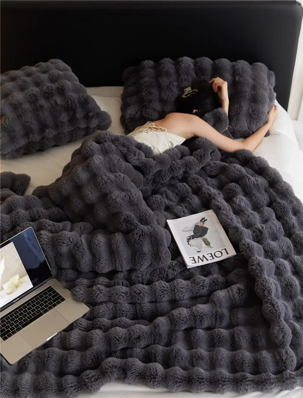 Plush Fleece Blanket Warm Throw for Cold Nights