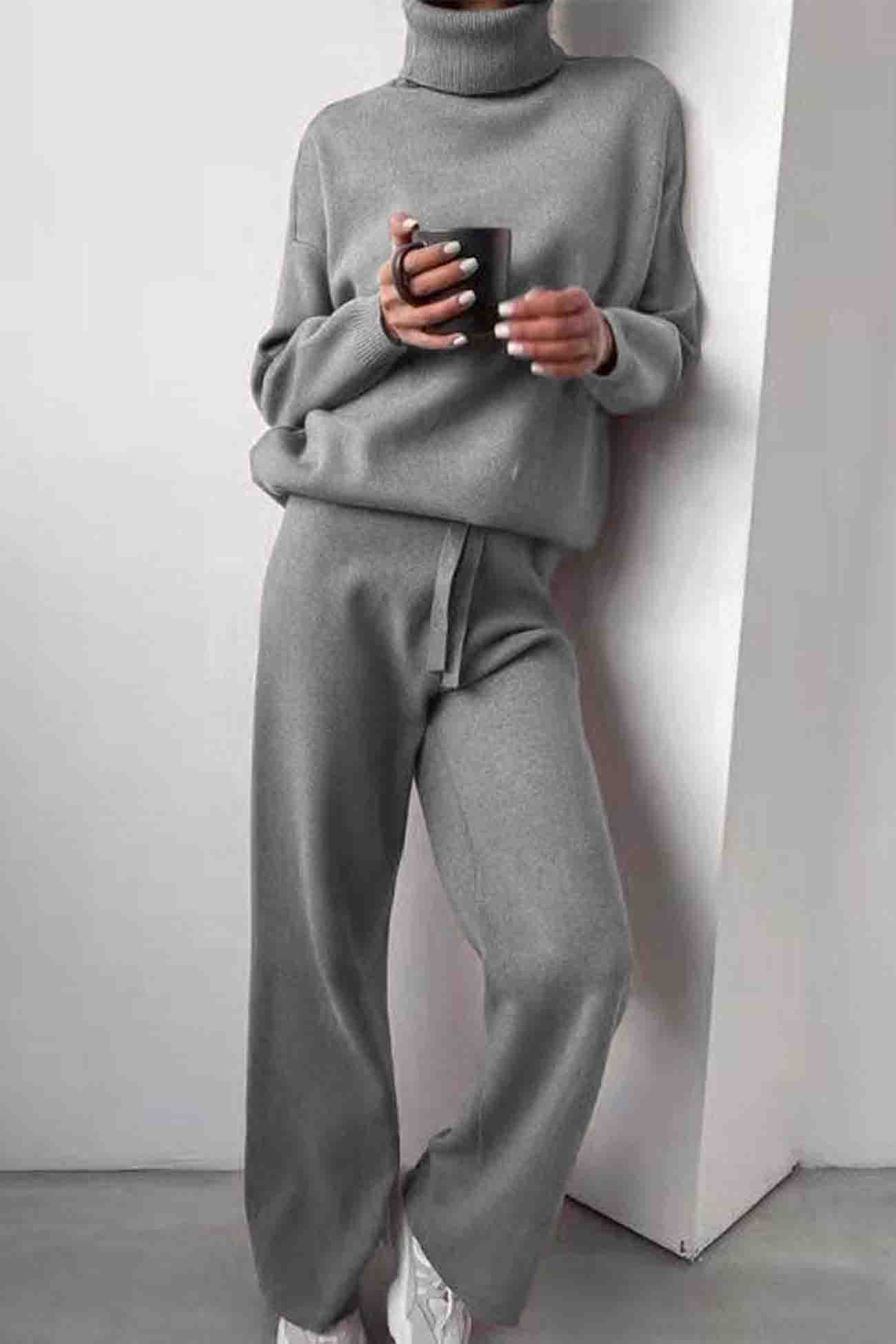 Soft Women's Sweater Turtleneck Top and Pant Set - OutfitLondon