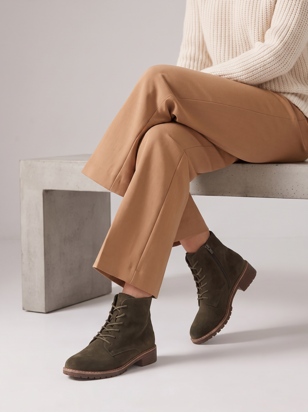 Women's Casual Suede Round Toe Ankle Boots