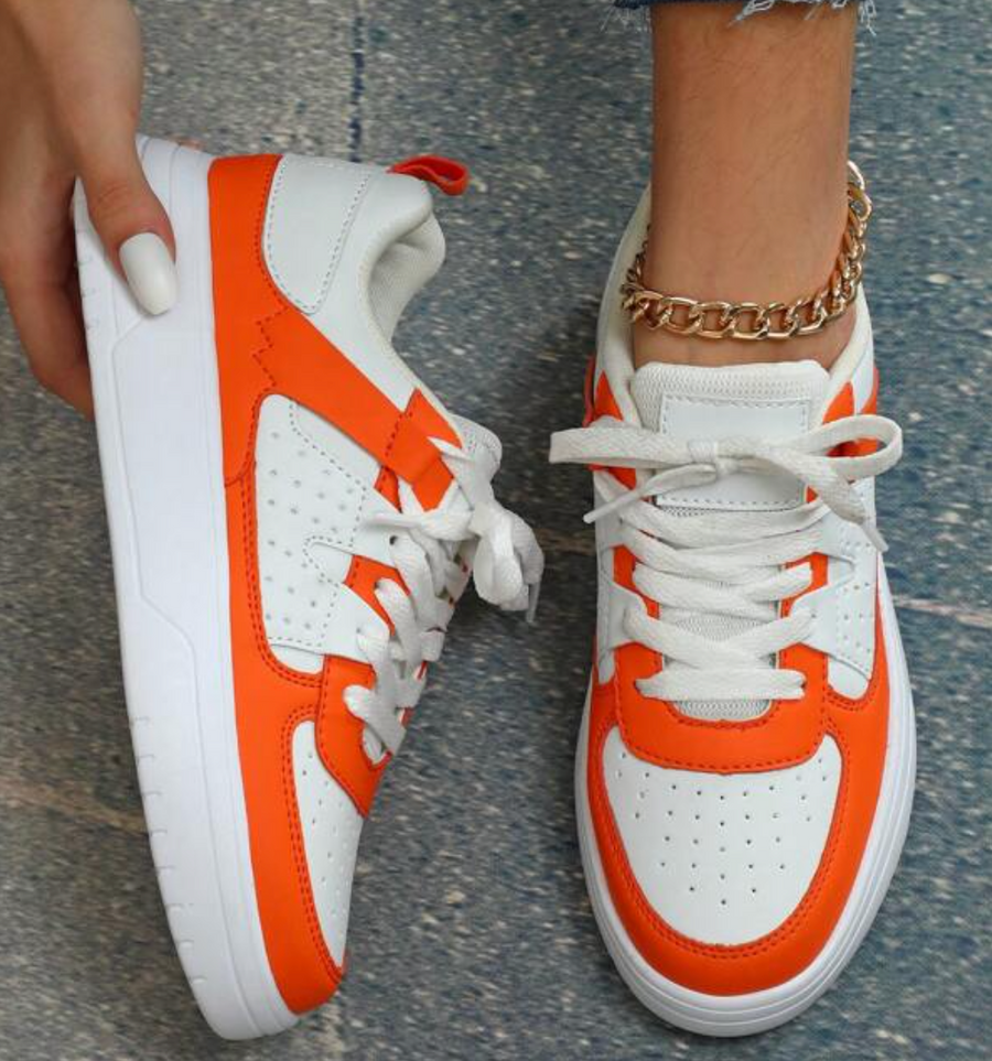 Relaxed Fit Women's Everyday Sneakers
