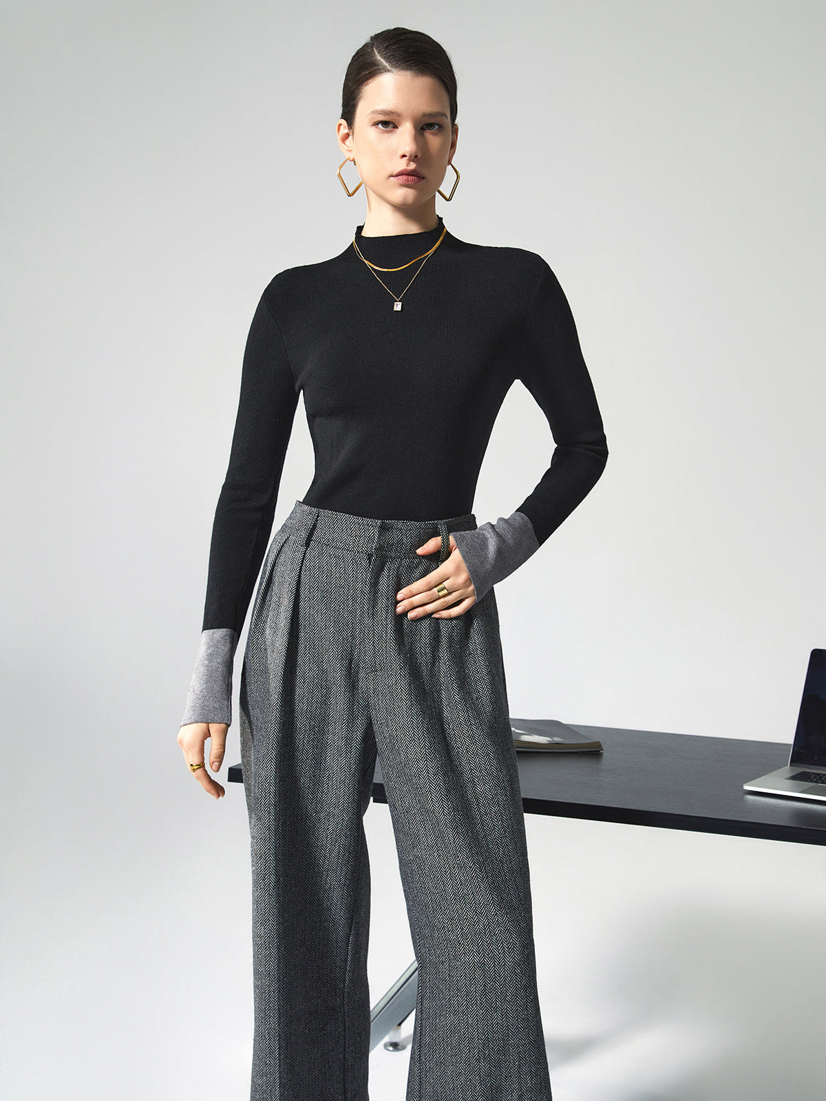 Stylish Contrast Long Sleeve Women's Top