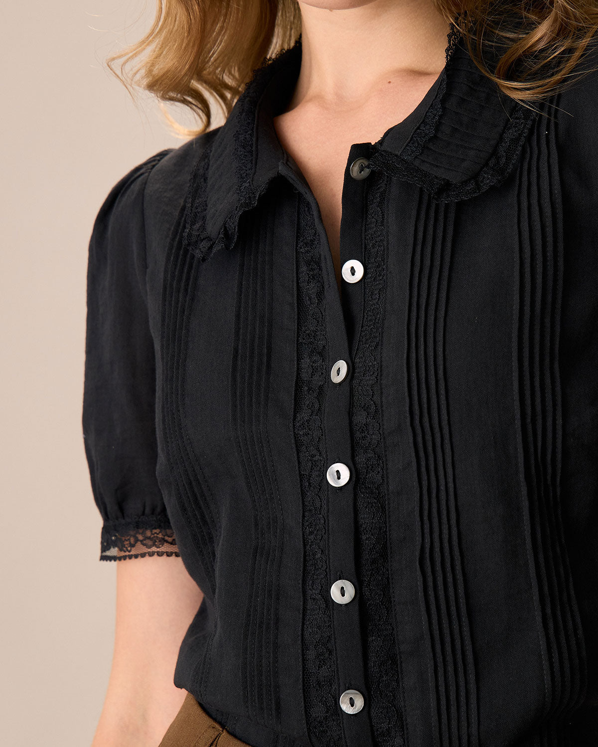 Lucy | Fitted Chelsea Collar Lace Trim Cotton Blouse Holiday Clothes