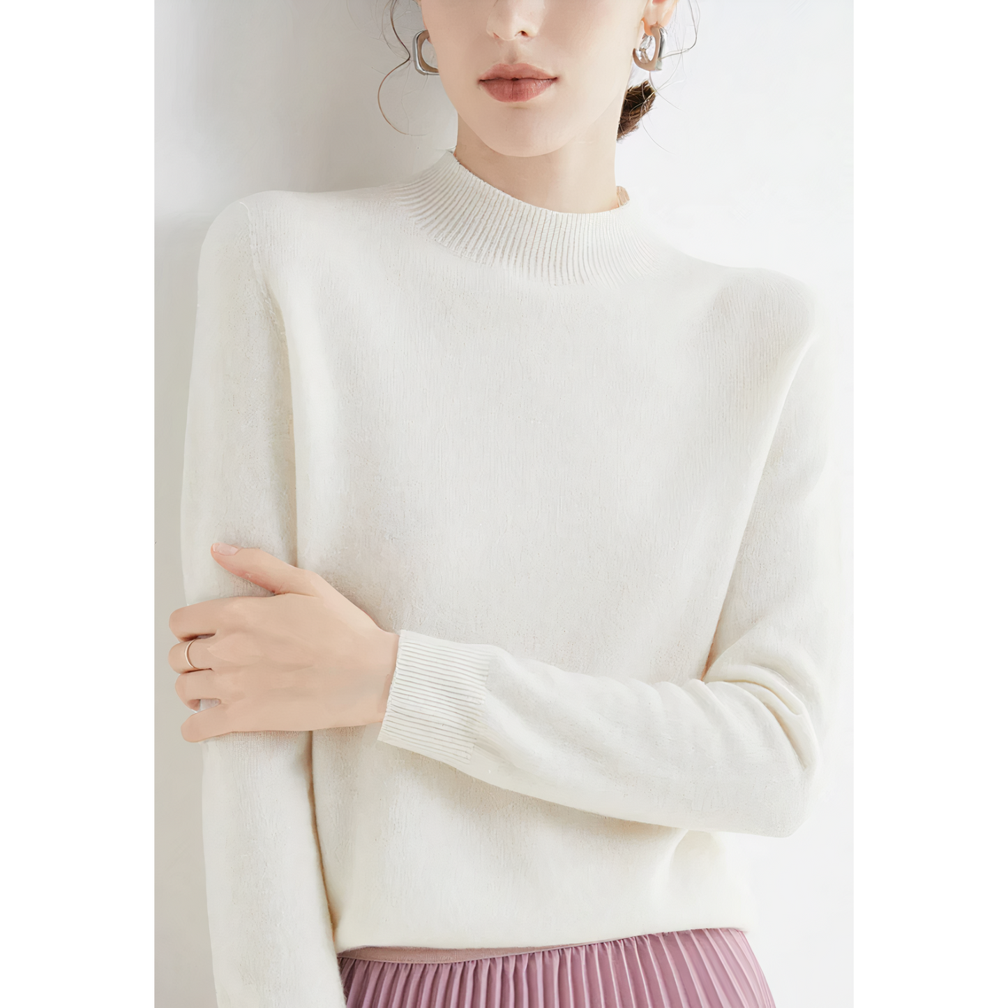Soft Women's Cashmere Crew Neck Sweater Evelina - OutfitLondon