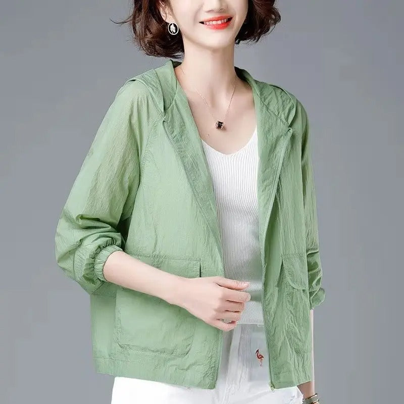 Slim Fit Women's Water Resistant Windbreaker Jacket