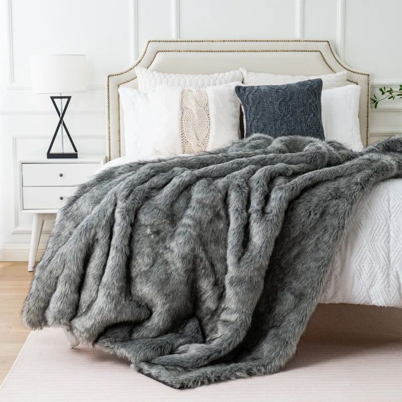 Plush Fleece Blanket for Warm Home Decoration
