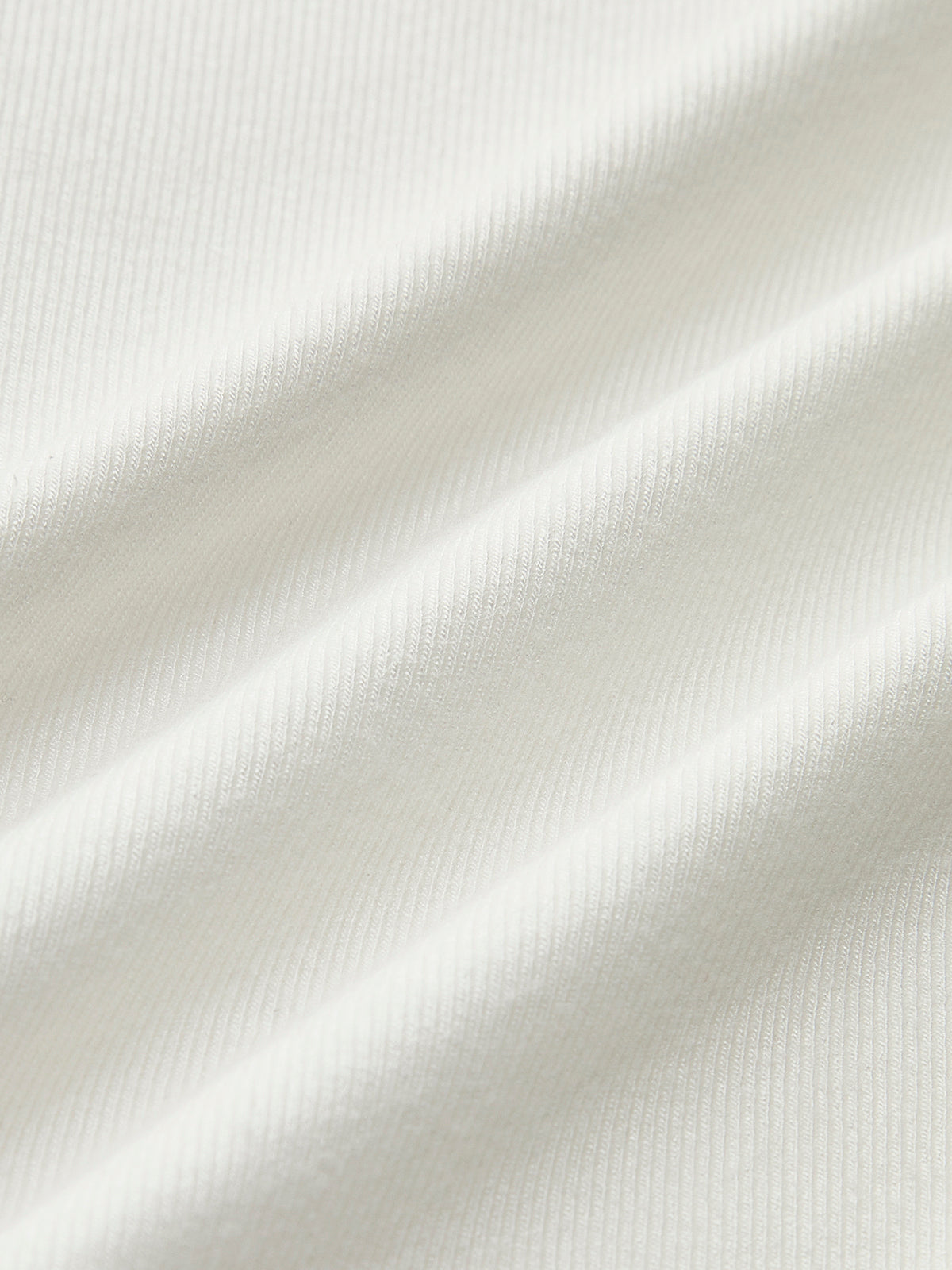 Mariana | Slim Fit Mock Neck Holiday T-Shirt