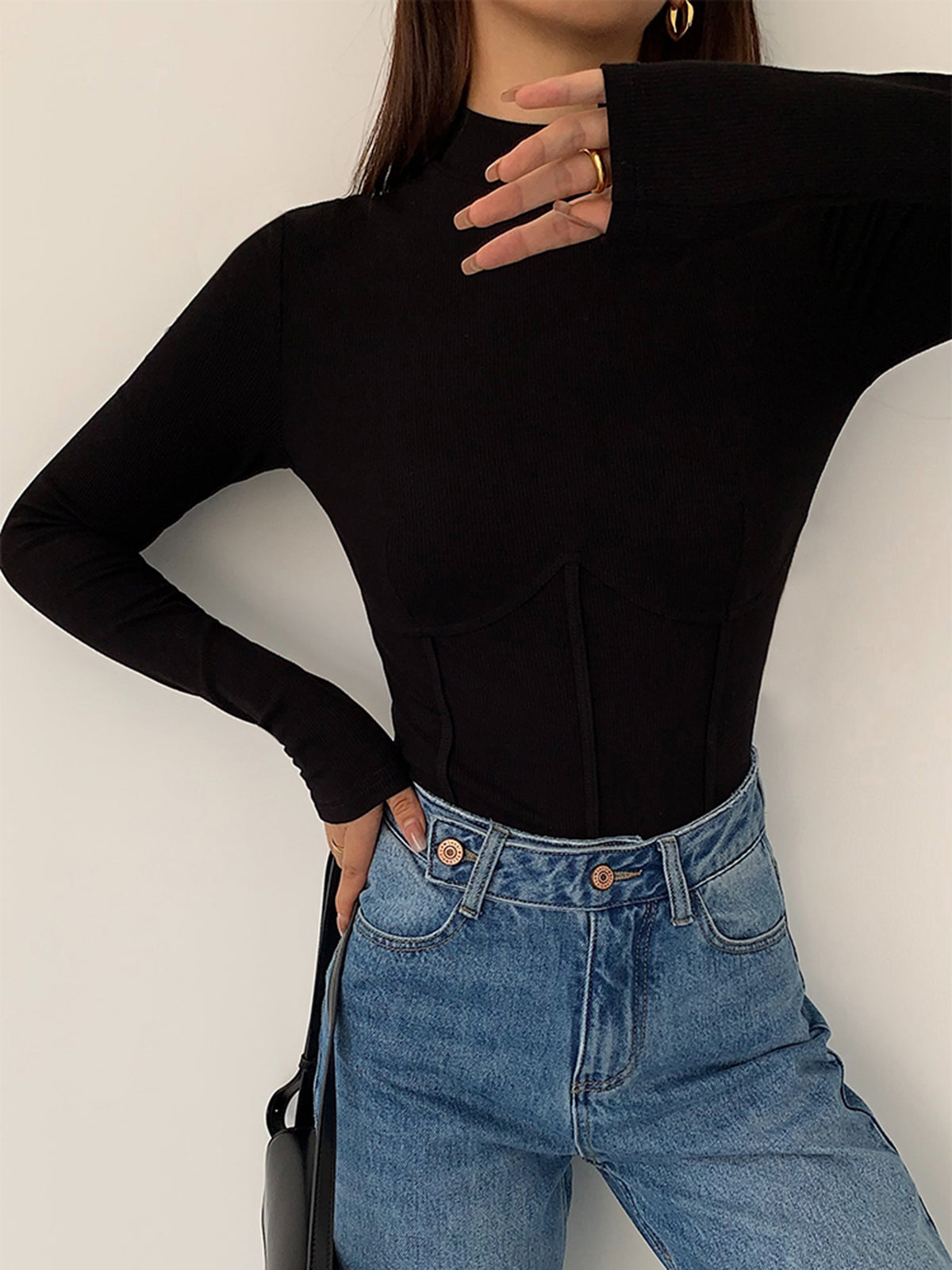 Mariana | Slim Fit Mock Neck Holiday T-Shirt