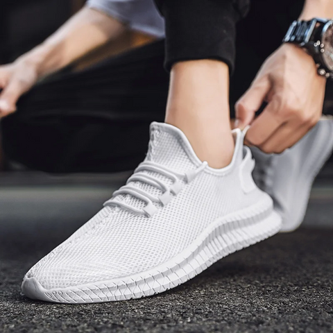 Comfortable mens athletic shoes with arch support