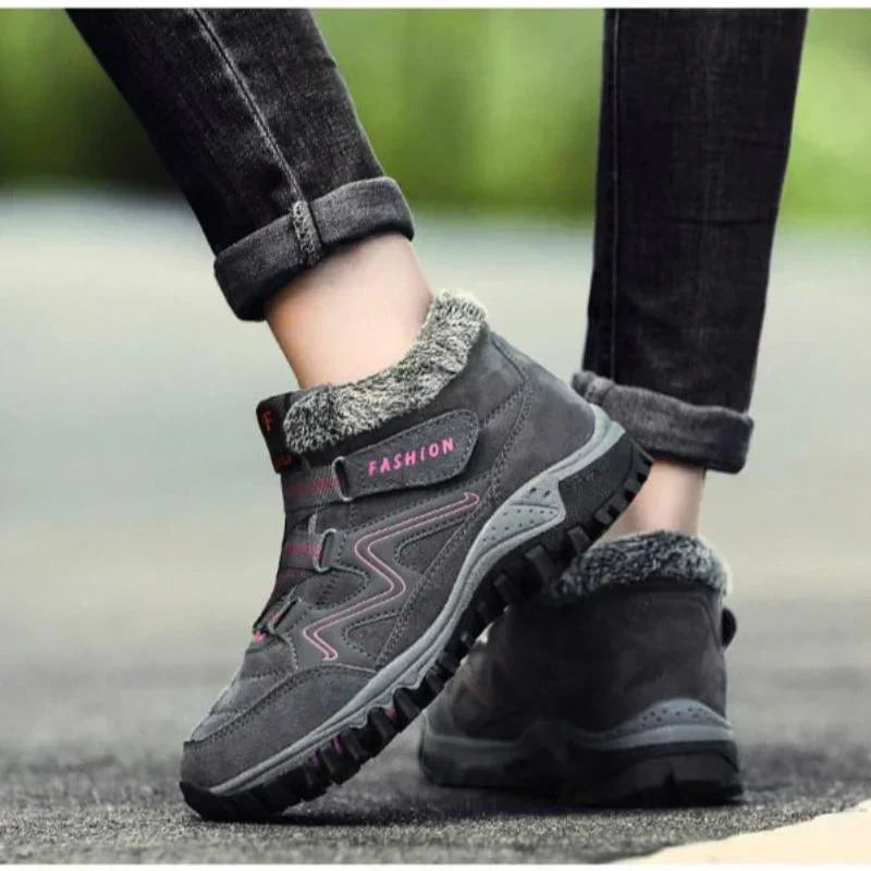 Ladies Insulated Snow Boots with Fleece Lining