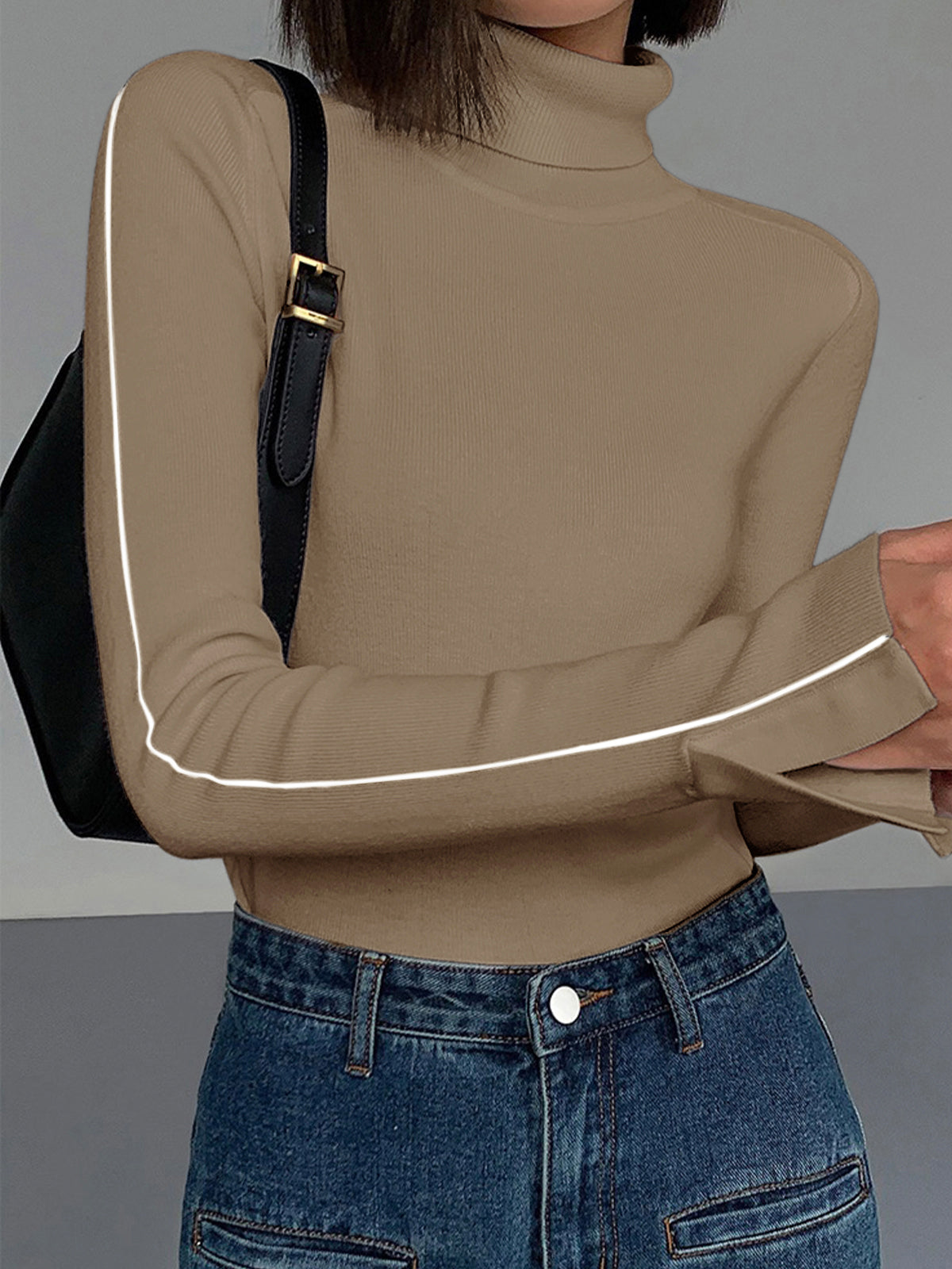 Raven | Fitted Contrast Piping Holiday Sweater