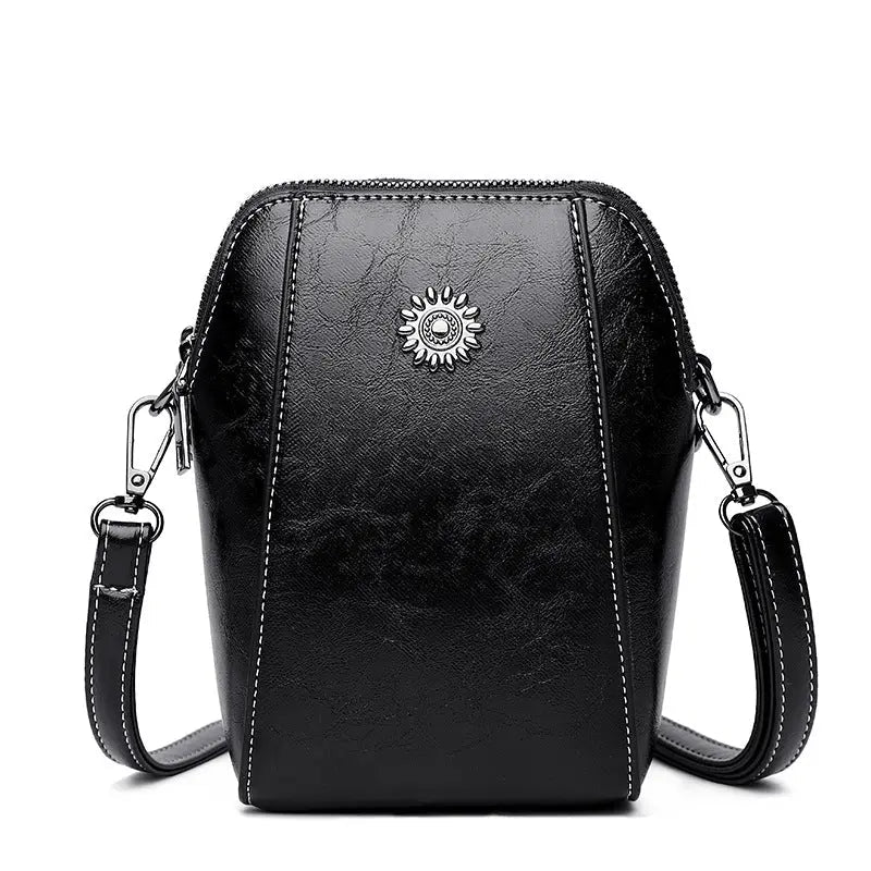 Stylish Leather Crossbody Bag – Small & Timeless