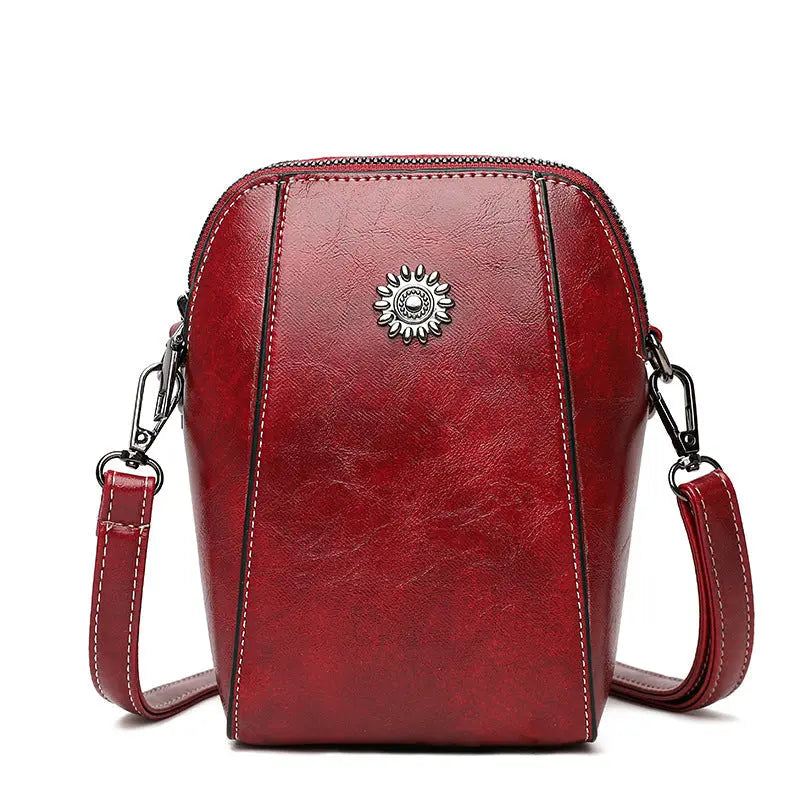 Stylish Leather Crossbody Bag – Small & Timeless