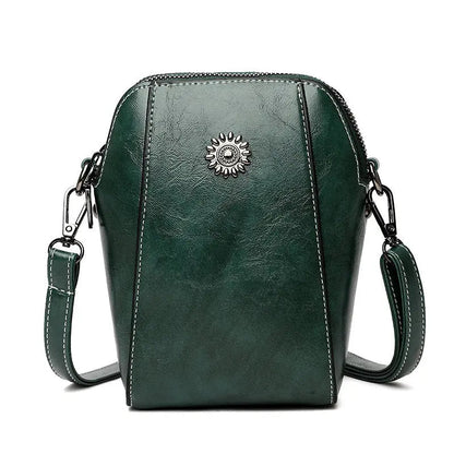 Stylish Leather Crossbody Bag – Small & Timeless