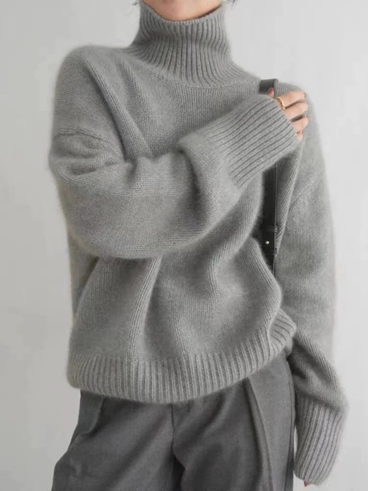 Cozy Crew Neck Cashmere Sweater for Women