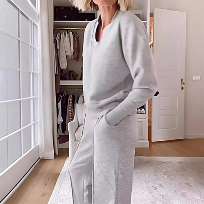 Women's 2-Piece Athletic Tracksuit Set
