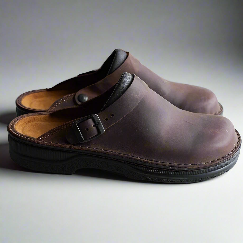 Cozy Womens Clogs with Secure Buckle – Soft Closed Toe Shoes