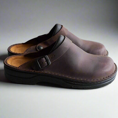 Cozy Womens Clogs with Secure Buckle – Soft Closed Toe Shoes