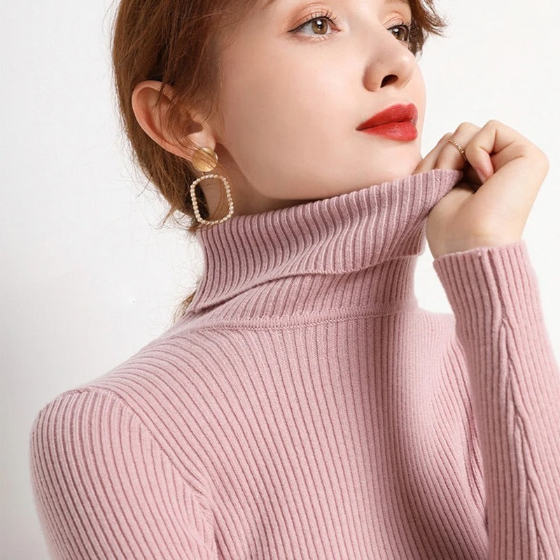 Soft Women's Turtleneck Cashmere Sweater