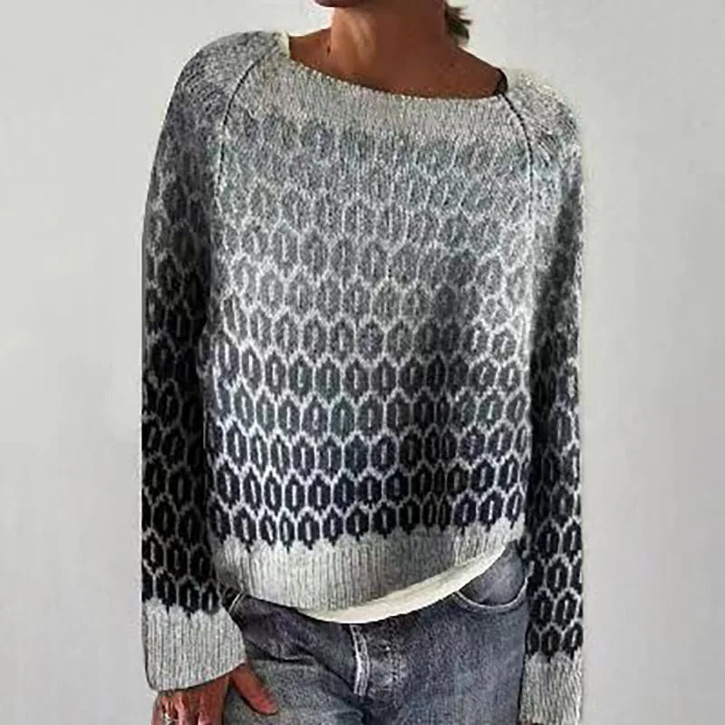 Cozy Ladies Sweatshirt with Fashionable Touch - OutfitLondon