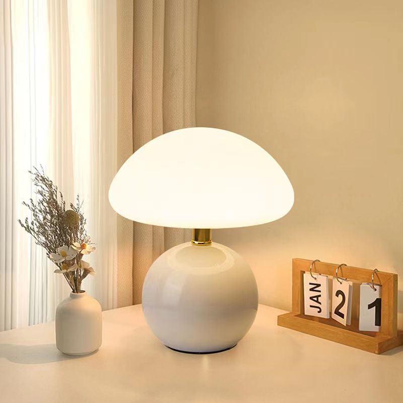 Vintage White Fungi Desk Lamp in Retro Chic Style - OutfitLondon
